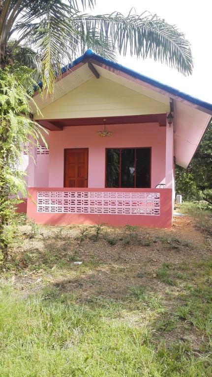 Cashew Nut Bungalows Hotel Ao Nang Bagian luar foto