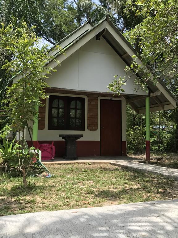 Cashew Nut Bungalows Hotel Ao Nang Bagian luar foto