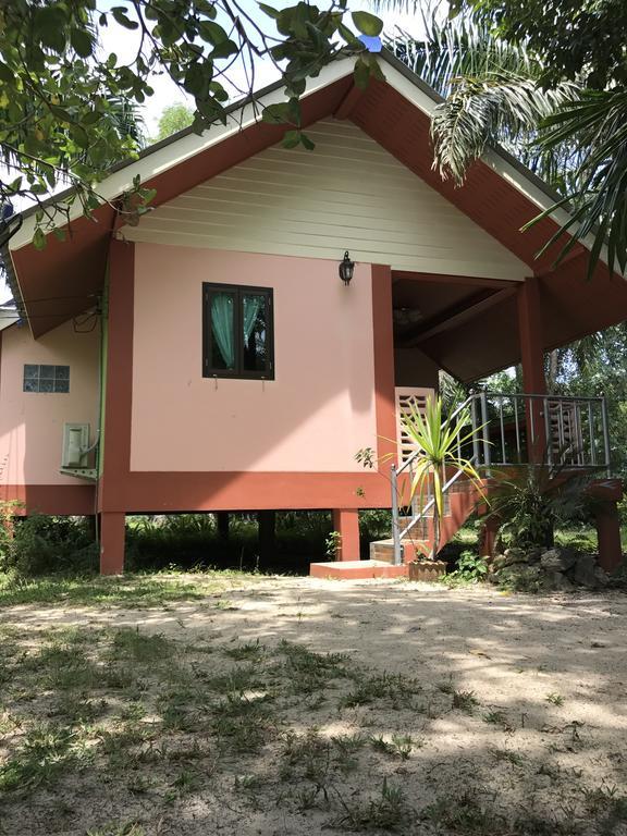 Cashew Nut Bungalows Hotel Ao Nang Bagian luar foto