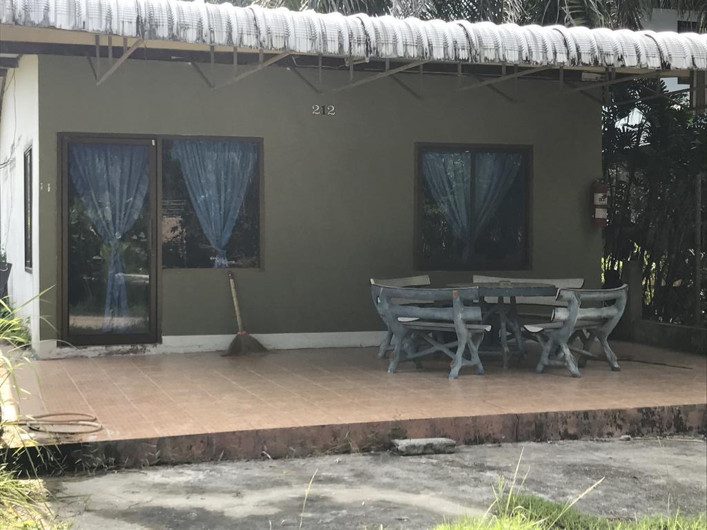 Cashew Nut Bungalows Hotel Ao Nang Bagian luar foto