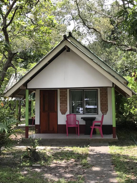 Cashew Nut Bungalows Hotel Ao Nang Bagian luar foto