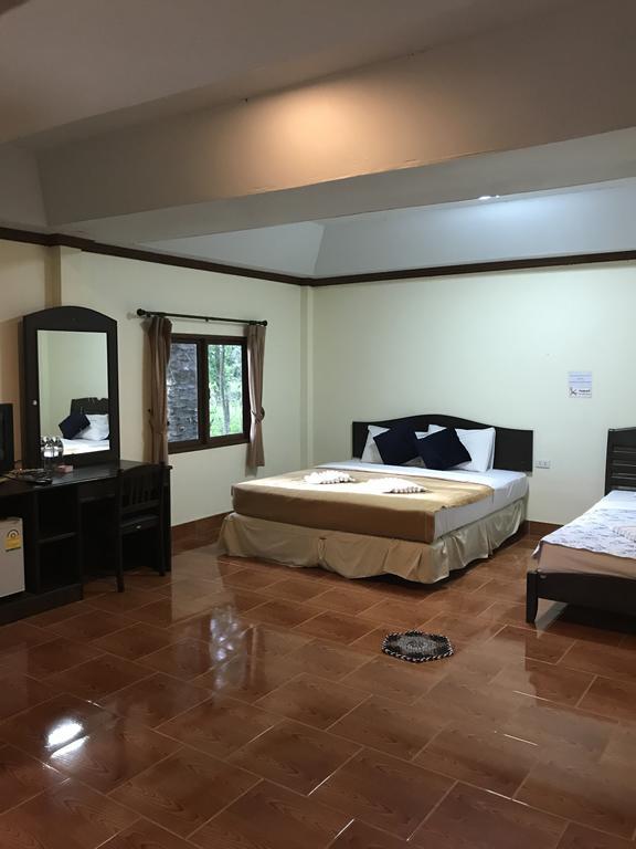 Cashew Nut Bungalows Hotel Ao Nang Bagian luar foto